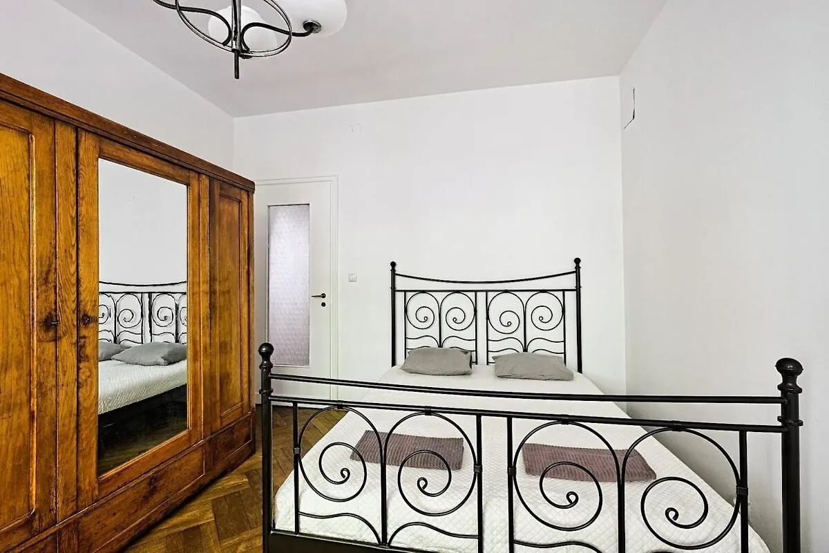 Urban Nest - Wilcza 69 Apartment Warsaw